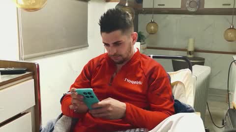 independent model online show from March 15, 5:52 pm