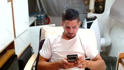 independent model online show from June 22, 7:55 pm