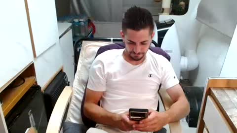 independent model online show from June 25, 7:29 pm
