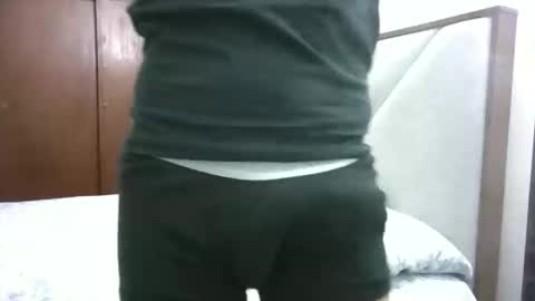 fonzi_flores online show from February 9, 11:47 am