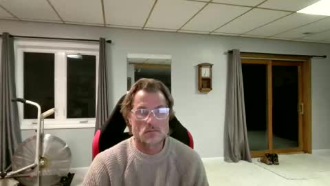 foodforcatfists online show from February 4, 5:35 am