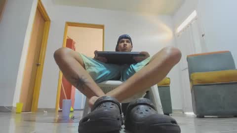 foot_master777 online show from January 23, 2:28 pm