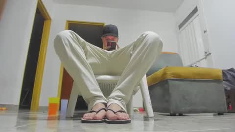 foot_master777 online show from January 24, 6:57 am