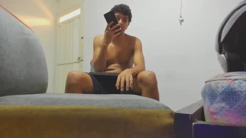 foot_master777 online show from February 3, 8:03 pm