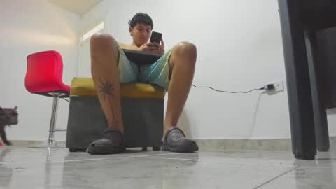 foot_master777 online show from February 6, 1:10 pm