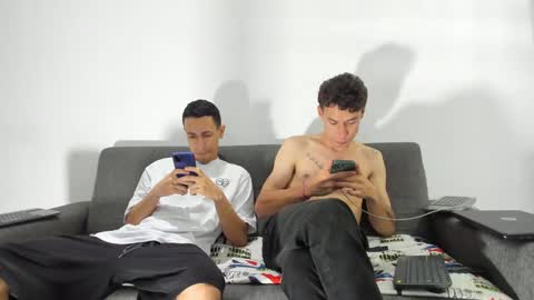 foot_master777 online show from September 20, 3:29 am