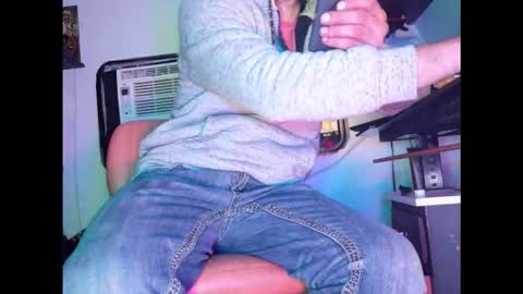 Snapshot of footlover6 chatting on November 23, 7:19 am Thomas Jefferson online show from November 23, 7:19 am