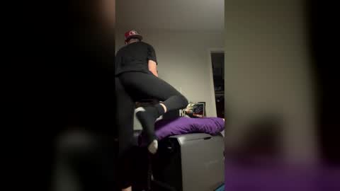 Snapshot of fordfamous chatting on February 26, 2:32 am fordfamous online show from February 26, 2:32 am