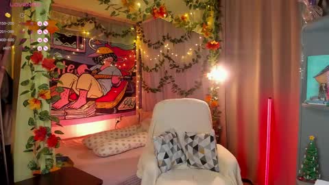 Snapshot of forest_lina chatting on February 10, 12:50 pm online show from February 10, 12:50 pm
