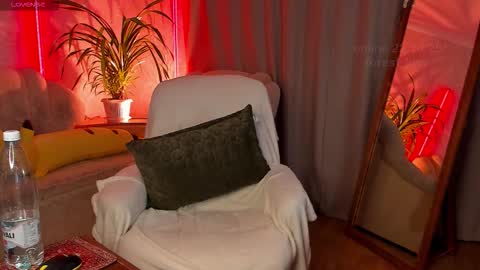     online show from October 22, 12:05 pm