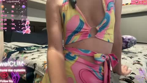 Snapshot of foreverkinkyy chatting on July 15, 5:18 pm Elaine online show from July 15, 5:18 pm