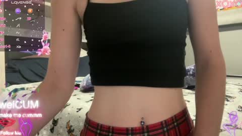 Snapshot of foreverkinkyy chatting on August 3, 12:31 am Elaine online show from August 3, 12:31 am
