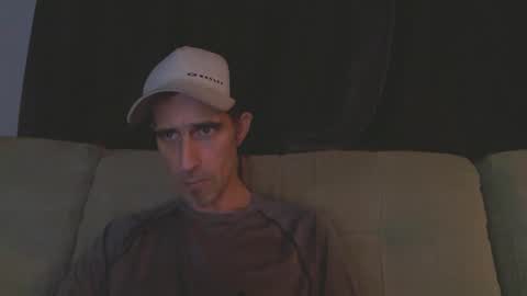 Snapshot of fouraide42 chatting on January 15, 4:17 am fouraide42 online show from January 15, 4:17 am