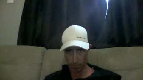 Snapshot of fouraide42 chatting on February 15, 7:54 pm fouraide42 online show from February 15, 7:54 pm