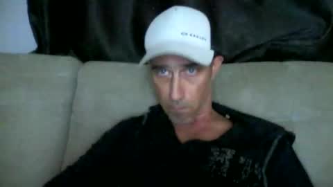 Snapshot of fouraide42 chatting on February 24, 1:42 pm fouraide42 online show from February 24, 1:42 pm