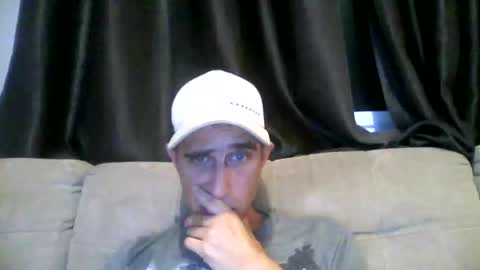 Snapshot of fouraide42 chatting on March 10, 5:34 am fouraide42 online show from March 10, 5:34 am