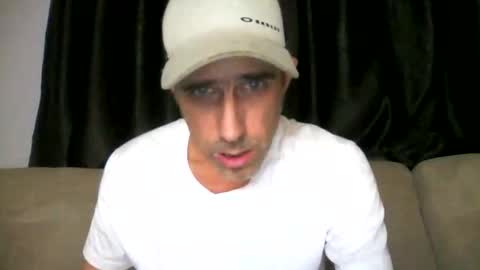 Snapshot of fouraide42 chatting on March 15, 5:24 am fouraide42 online show from March 15, 5:24 am