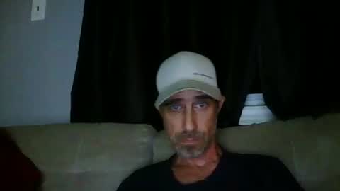 Snapshot of fouraide42 chatting on March 27, 8:37 am fouraide42 online show from March 27, 8:37 am