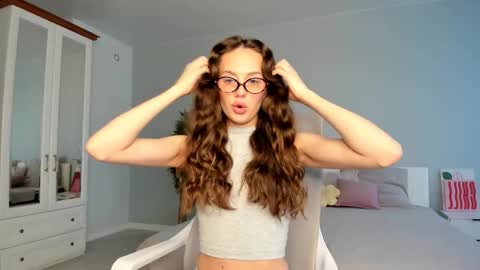 Kira online show from October 29, 2:25 am