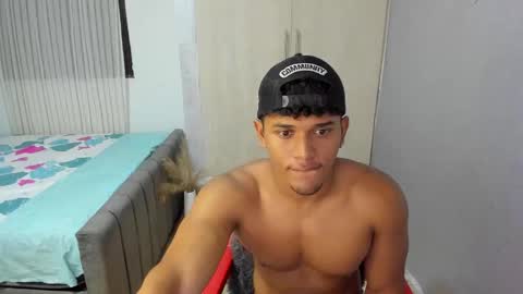 Snapshot of fox_evans chatting on October 15, 3:17 am Fox online show from October 15, 3:17 am