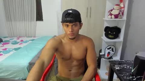 Snapshot of fox_evans chatting on November 4, 8:19 pm Fox online show from November 4, 8:19 pm