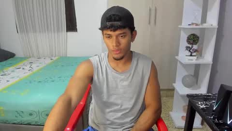 Snapshot of fox_evans chatting on November 13, 6:01 am Fox online show from November 13, 6:01 am