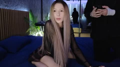 Snapshot of fox_eyesavage chatting on May 6, 12:10 pm Karina and online show from May 6, 12:10 pm