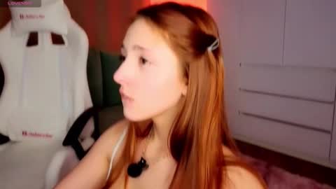 Snapshot of fox_muses chatting on December 4, 10:18 pm fox_muses online show from December 4, 10:18 pm