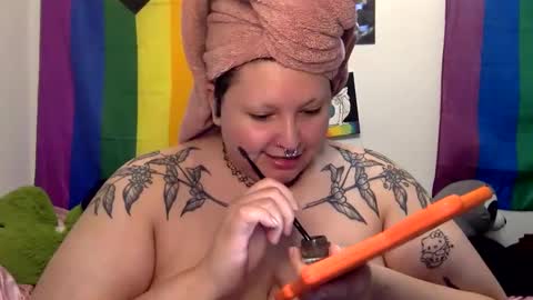 Snapshot of foxdarling96 chatting on September 16, 2:29 pm foxdarling96 online show from September 16, 2:29 pm