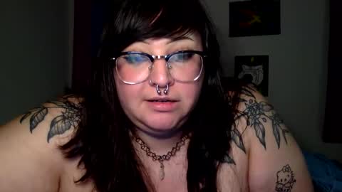 Snapshot of foxdarling96 chatting on October 7, 2:53 am foxdarling96 online show from October 7, 2:53 am