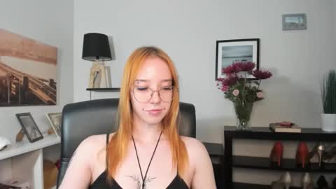 Snapshot of foxsonya chatting on June 5, 5:47 am Sonya online show from June 5, 5:47 am