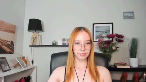 Snapshot of foxsonya chatting on June 8, 5:41 am Sonya online show from June 8, 5:41 am