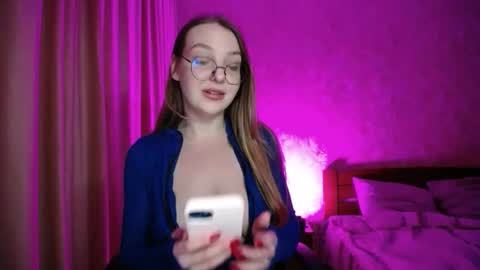 foxxialice online show from February 17, 5:30 pm