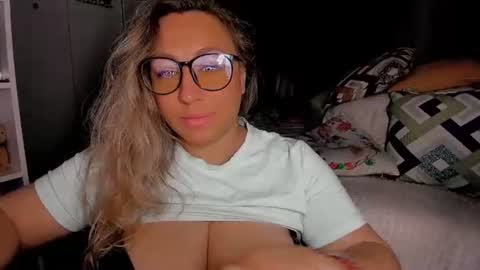 Snapshot of foxxxy__lady chatting on June 25, 2:00 am Kris online show from June 25, 2:00 am