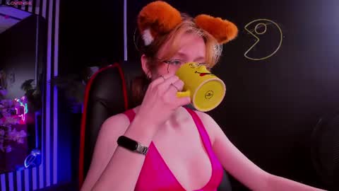 Snapshot of foxxxypolly chatting on June 15, 5:31 am Polly online show from June 15, 5:31 am
