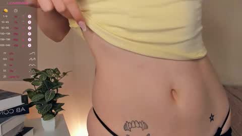 Snapshot of foxy_blush chatting on December 13, 7:53 pm Eva online show from December 13, 7:53 pm