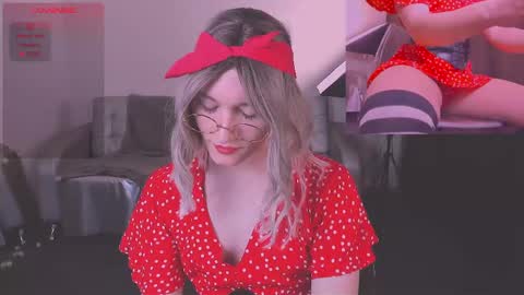 Snapshot of foxy_jpg chatting on January 27, 8:39 pm Sue online show from January 27, 8:39 pm