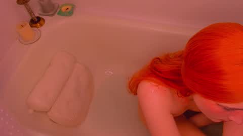 Snapshot of foxy_jpg chatting on December 2, 10:16 pm Sue online show from December 2, 10:16 pm