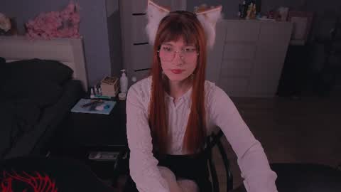 Snapshot of foxy_jpg chatting on July 18, 1:32 am Sue online show from July 18, 1:32 am