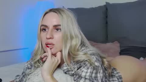 Foxy Kimmi online show from January 9, 7:11 am