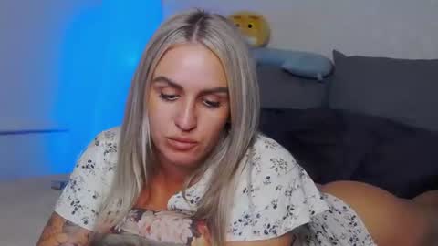 Snapshot of foxy_kimmi chatting on July 5, 6:31 am Foxy Kimmi online show from July 5, 6:31 am