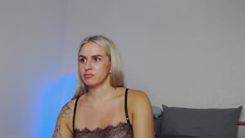Snapshot of foxy_kimmi chatting on July 7, 6:05 am Foxy Kimmi online show from July 7, 6:05 am