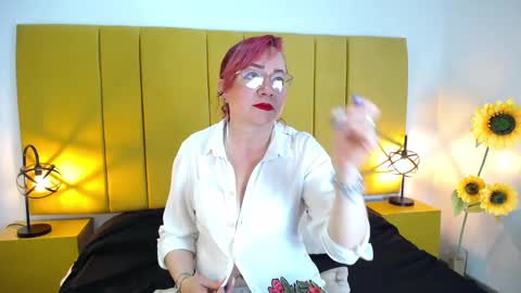 Snapshot of foxy_miilf chatting on September 11, 1:22 pm Foxy miilf online show from September 11, 1:22 pm