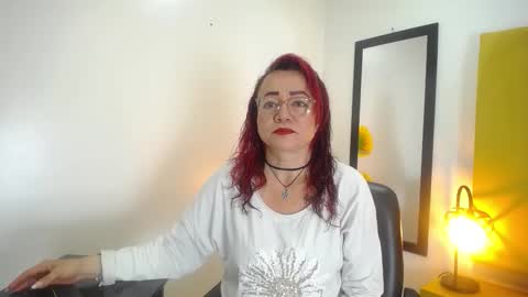 Snapshot of foxy_miilf chatting on September 28, 1:49 pm Foxy miilf online show from September 28, 1:49 pm