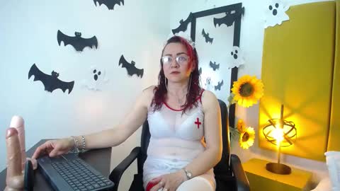 Snapshot of foxy_miilf chatting on October 29, 12:51 pm Foxy miilf online show from October 29, 12:51 pm