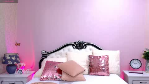 Snapshot of foxyclarisee chatting on March 23, 6:23 pm Clarisee online show from March 23, 6:23 pm