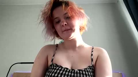 Snapshot of foxydollkate chatting on May 24, 12:54 pm Kate online show from May 24, 12:54 pm