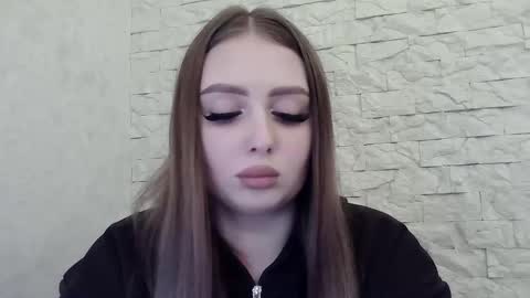 Snapshot of foxyflaree chatting on November 27, 3:25 pm Alice online show from November 27, 3:25 pm