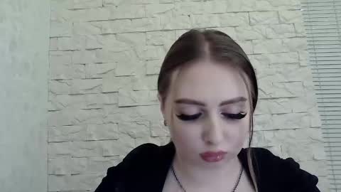 Snapshot of foxyflaree chatting on November 30, 4:11 pm Alice online show from November 30, 4:11 pm