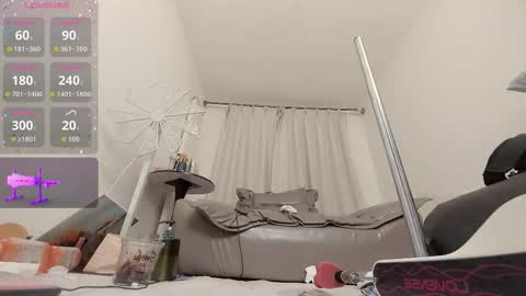 yiyi online show from November 15, 12:02 pm